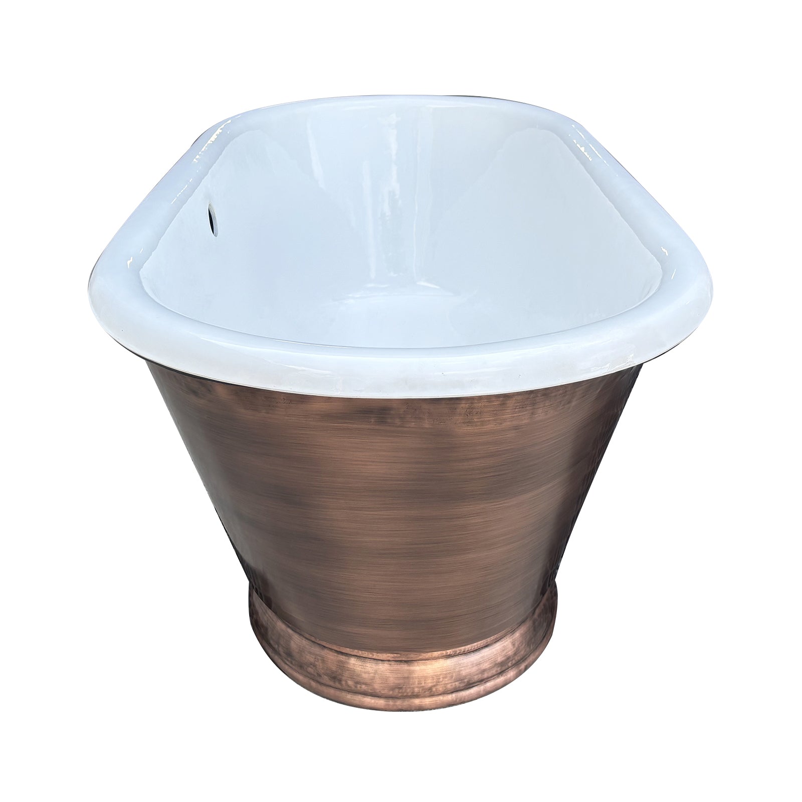 Copper bathtub with tailored cast iron for high-end suites