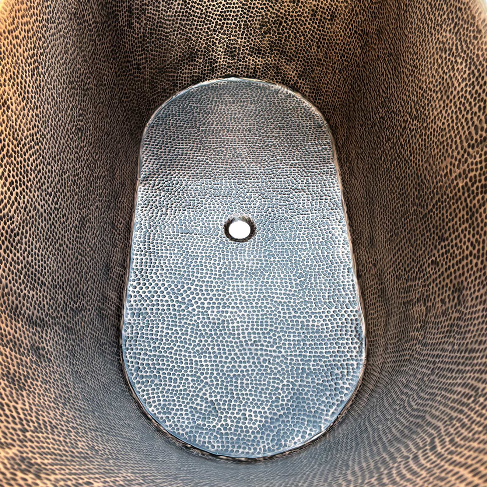 Rustic Hammered Copper Pedestal Bathtub for Bathroom